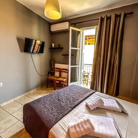 Central Apartments Ermoupoli Room photo
