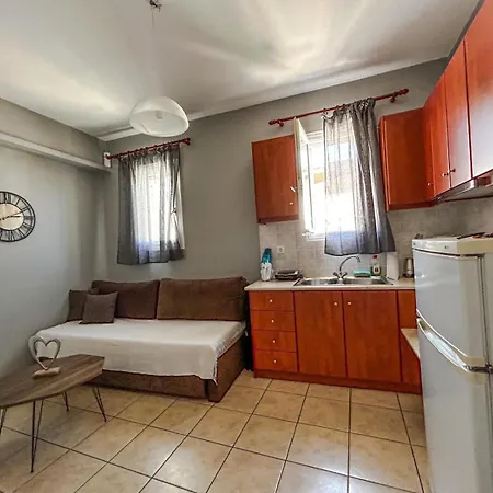 Central Apartments Ermoupoli Room photo